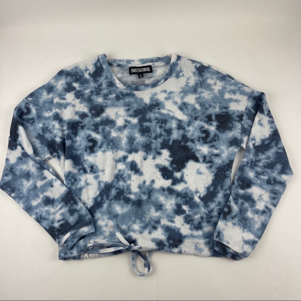Sweet & Sinful Tshirt Womens Medium White Blue Tie Dye Long Sleeve Tie